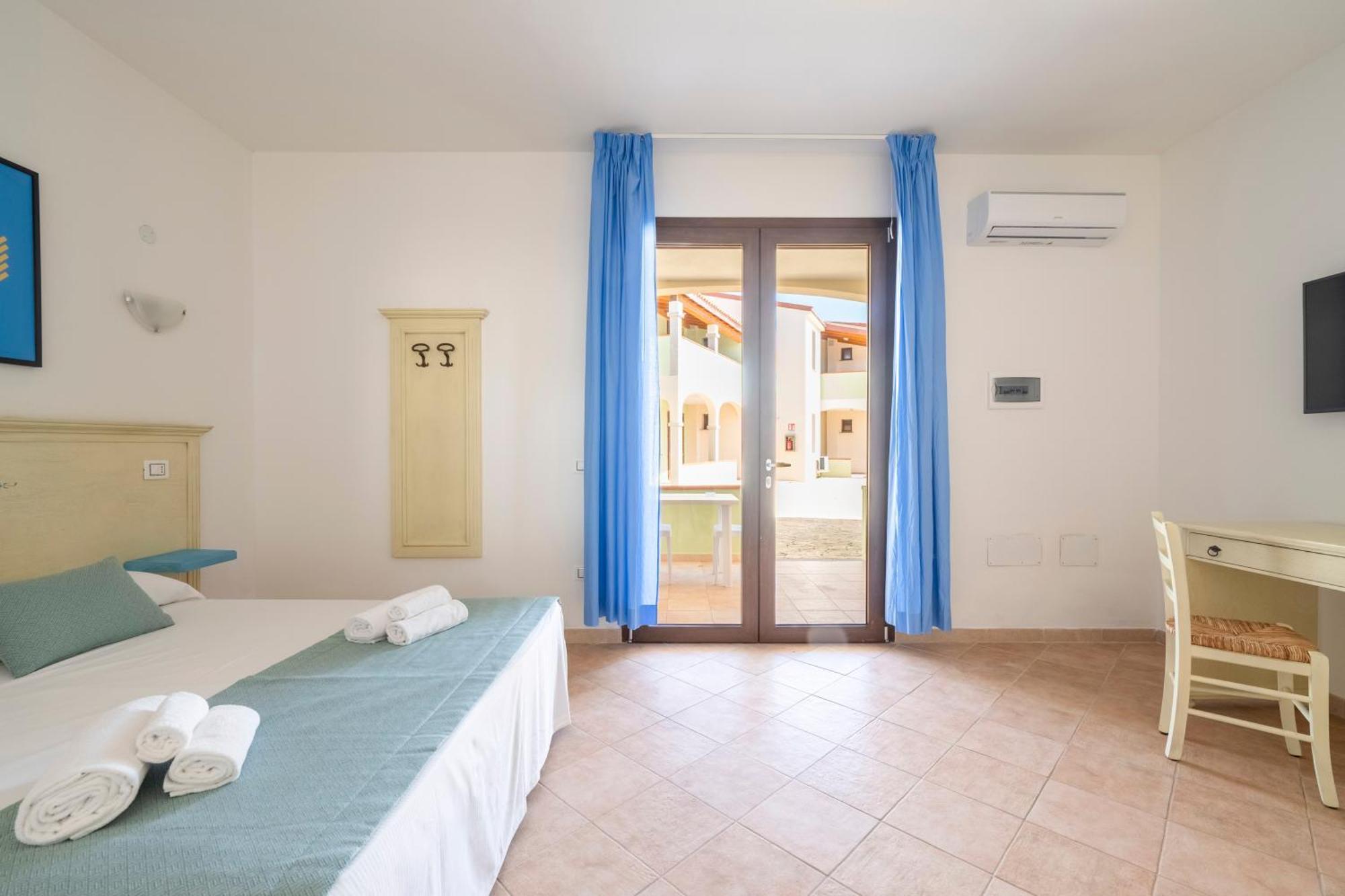 Hotel Nicolaus Club Baia delle Mimose Badesi Esterno foto