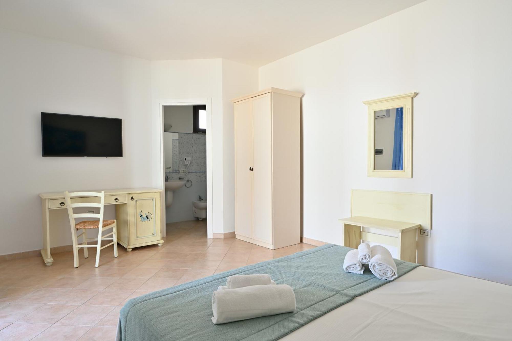 Hotel Nicolaus Club Baia delle Mimose Badesi Esterno foto