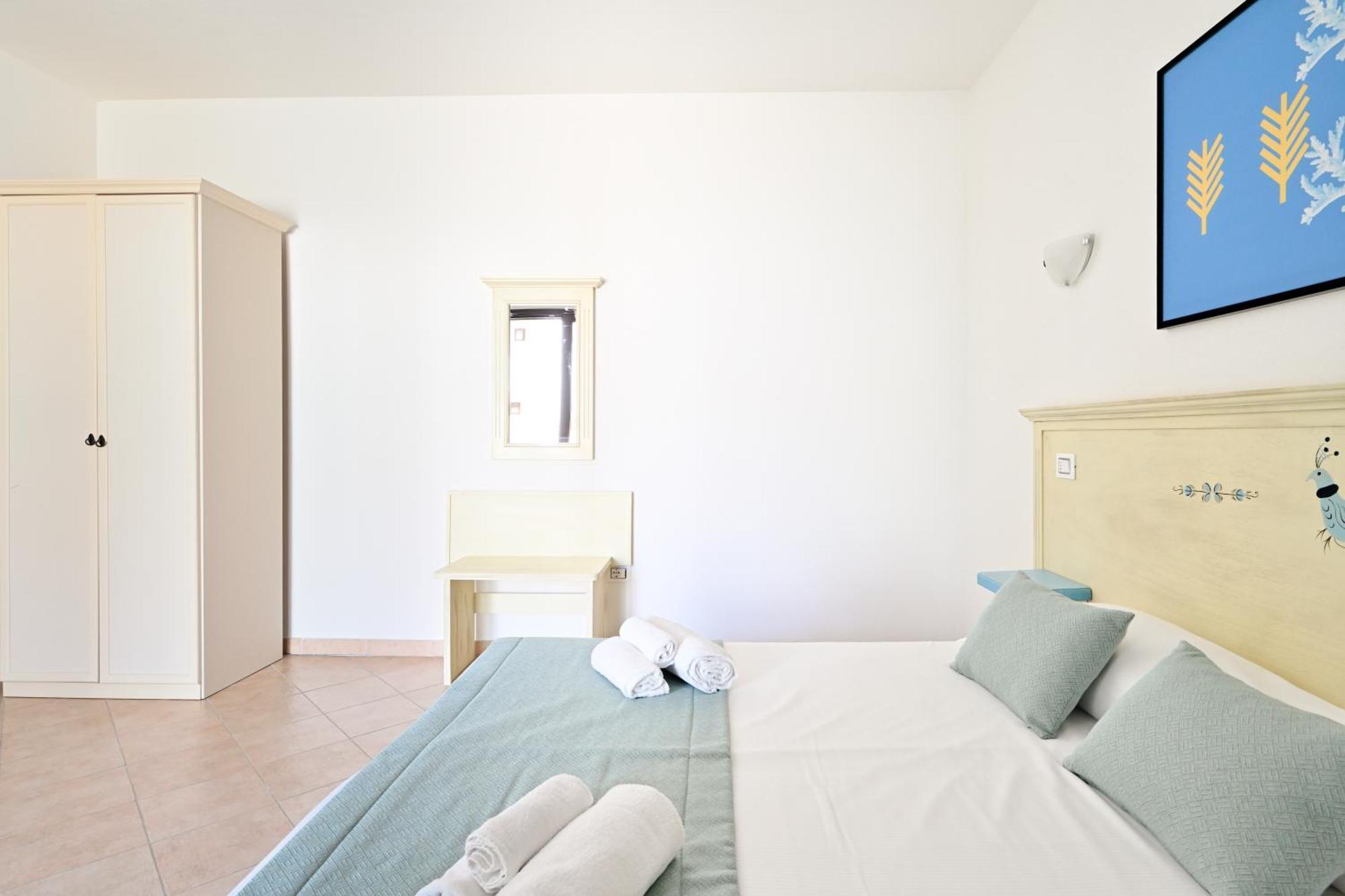 Hotel Nicolaus Club Baia delle Mimose Badesi Esterno foto