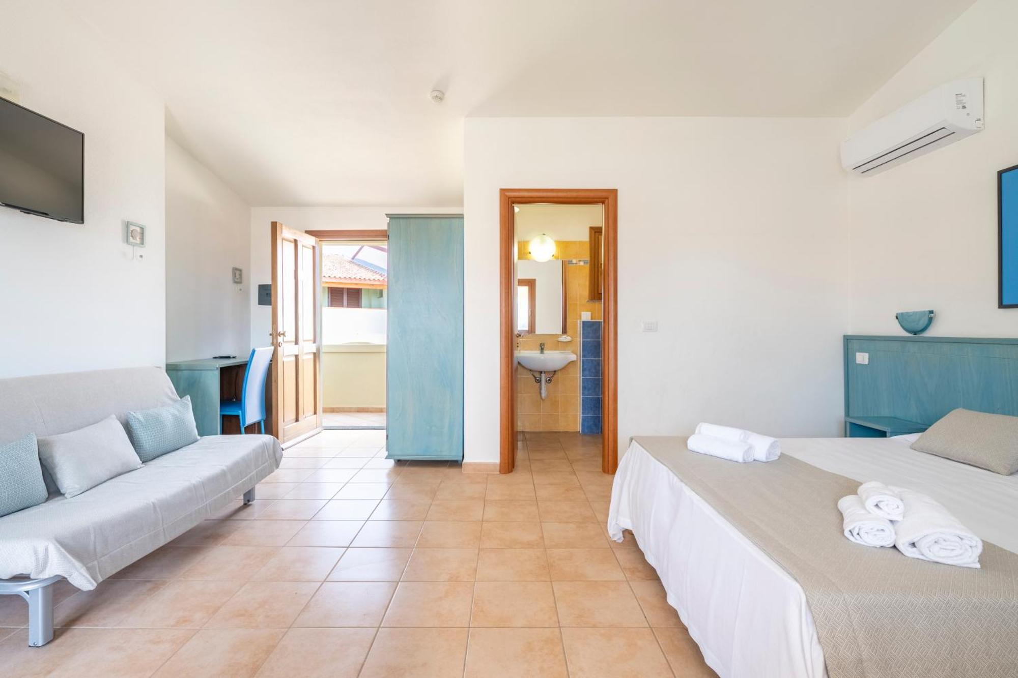 Hotel Nicolaus Club Baia delle Mimose Badesi Esterno foto